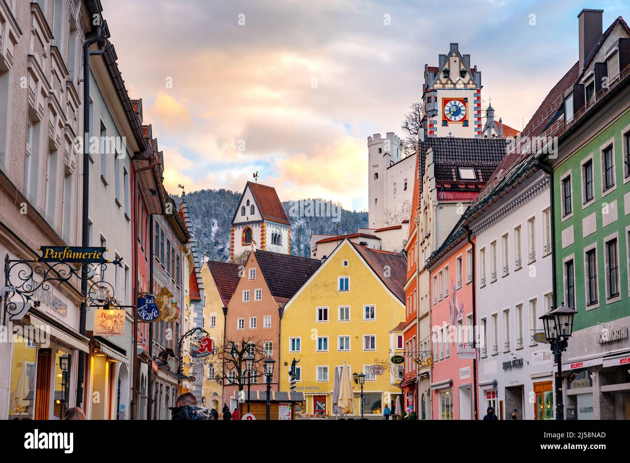 04.11.2022. Füssen, Deutschland: Schöne bunte romantische Stadt Füssen Deutschland Stockfoto
