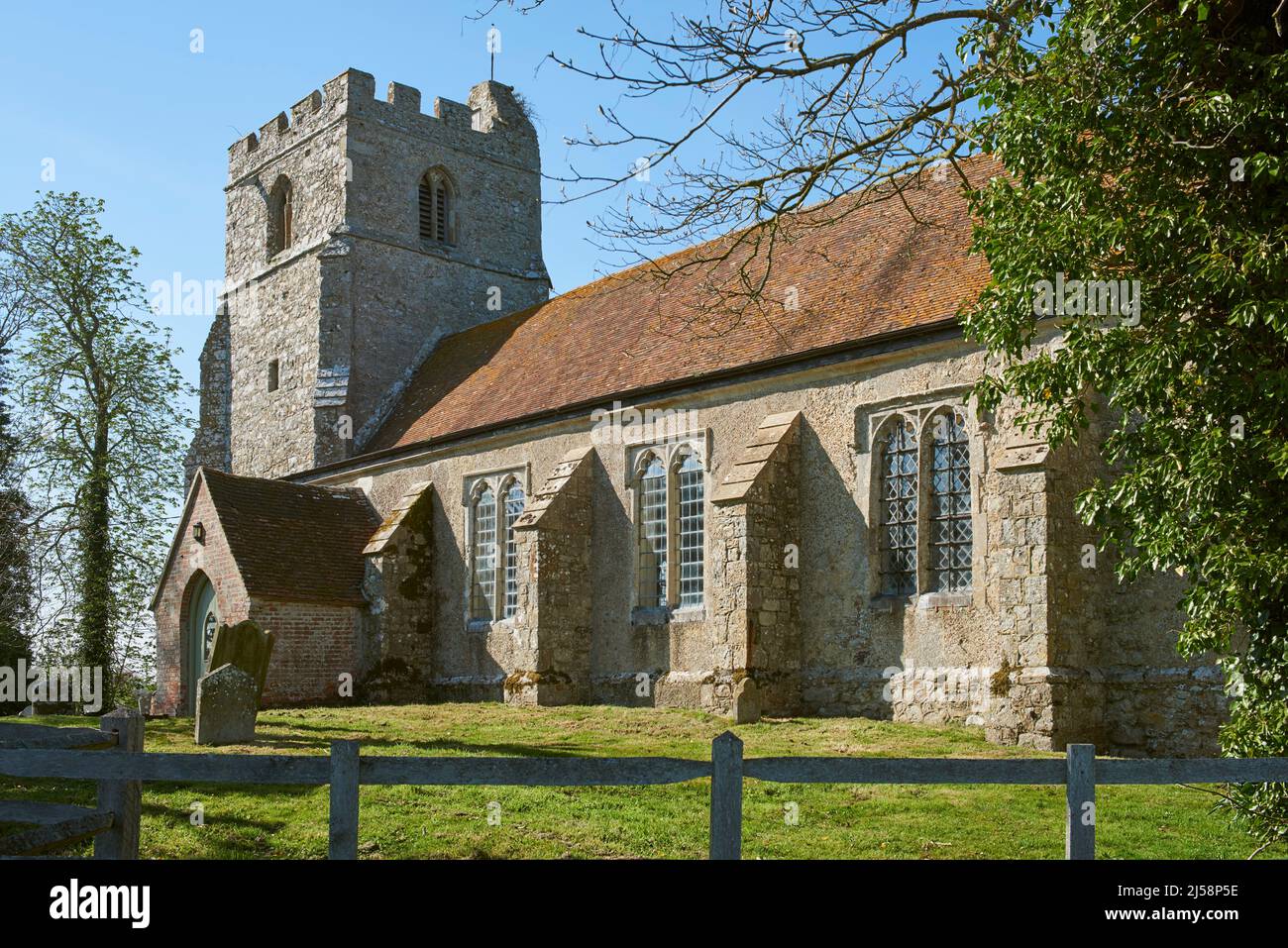 Die alte Kirche von St. Dunstan in Snargate, Kent, auf Romney Marsh Stockfoto