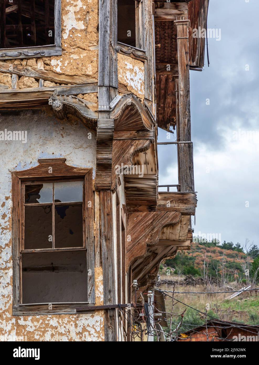 Ömerli und İnikli; das Stadtzentrum von Iznik ist 11 km entfernt. In der Ferne gibt es Dörfer mit historischen Villen, ein Beispiel für osmanische Bürgerarchi Stockfoto