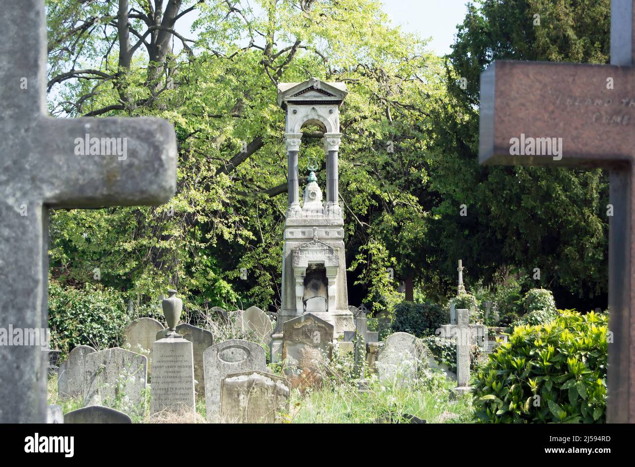 Denkmal für alfred mellon am Grab des Geigers, Komponisten und Dirigenten des 19.. Jahrhunderts auf dem brompton Friedhof, london, england Stockfoto