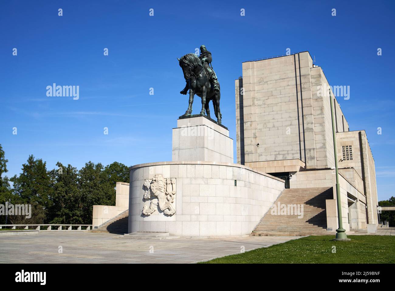 PRAG, TSCHECHISCHE REPUBLIK - 1. OKTOBER 2021: Denkmal des hussitischen Führers Jan Zizka mit einer bronzenen Reiterstatue Stockfoto