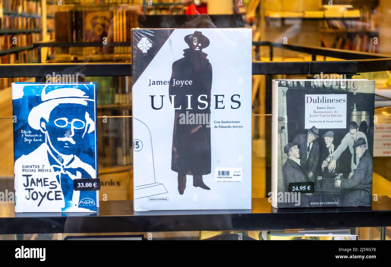 James Joyce Bücher auf Spanisch im Schaufenster des buchladens in madrid Stockfoto