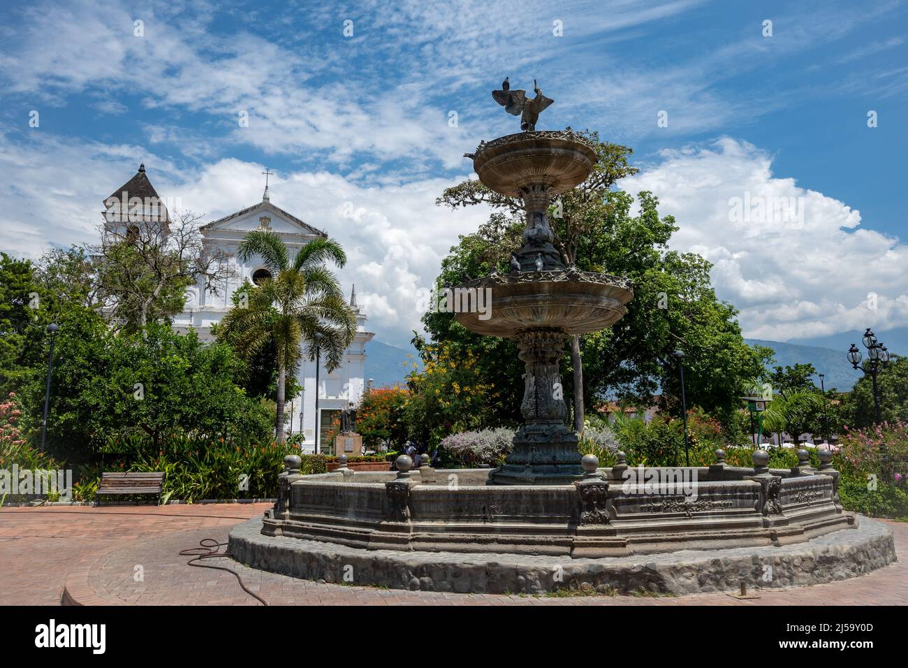 Wasserbrunnen im Stadtzentrum von Santa Fe de Antioquia, Kolumbien, Südamerika. Stockfoto