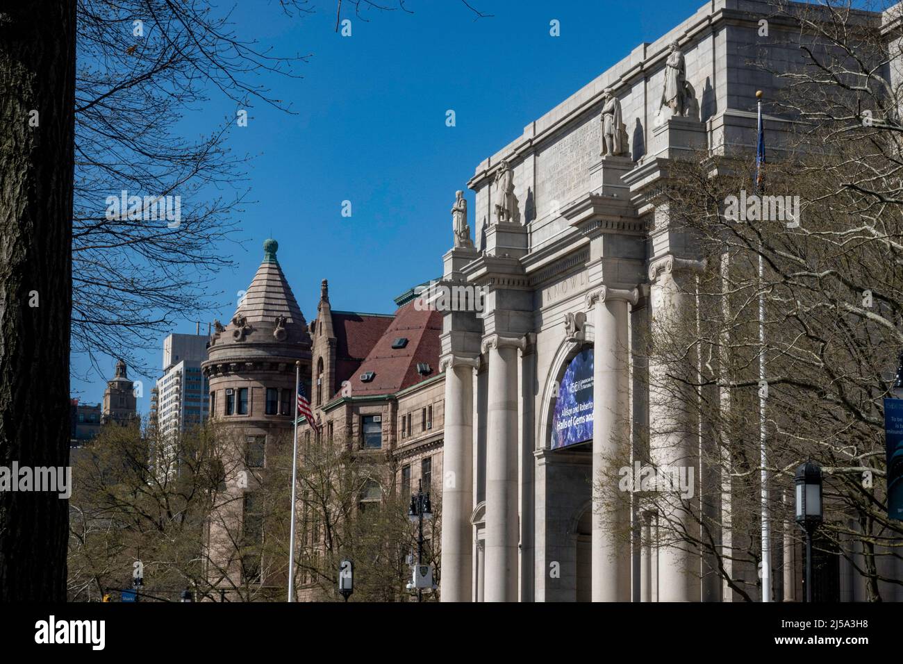 Eingang zum American Museum of Natural History nach Entfernung der Reiterstatue von Theodore Roosevelt, New York City, USA 2022 Stockfoto