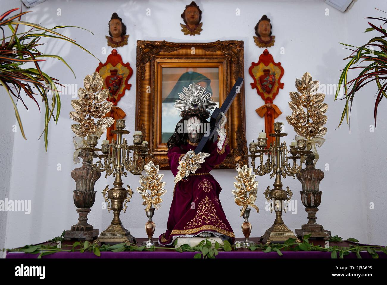 Unser herr der Stufen oder guter herr Jesus der Stufen katholisches Bild auf Altar - 'Nosso Senhor dos Passos' Stockfoto