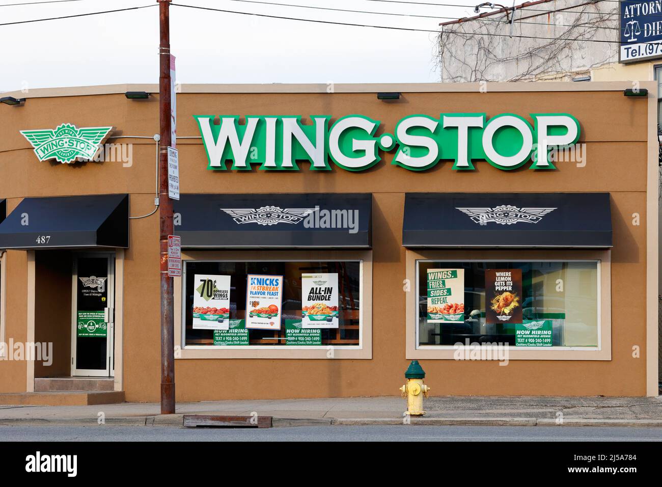 Wingstop, 487 Bloomfield Ave, Newark-Schaufensterfoto eines Fast-Food-Restaurants im Chicken Wing-Flügel im Viertel Upper Roseville. New Jersey Stockfoto