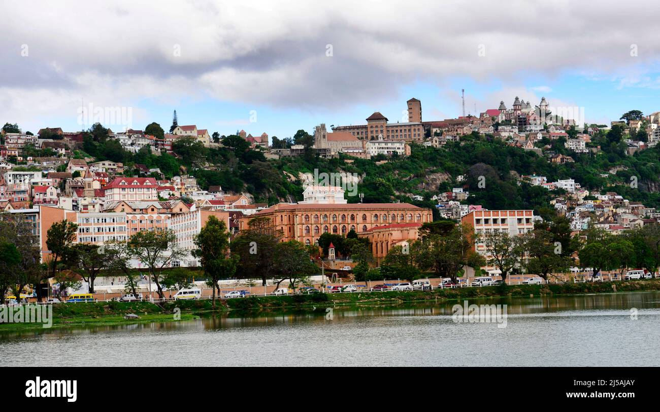 Ein Blick auf Antananarivo vom See Anosy. Stockfoto