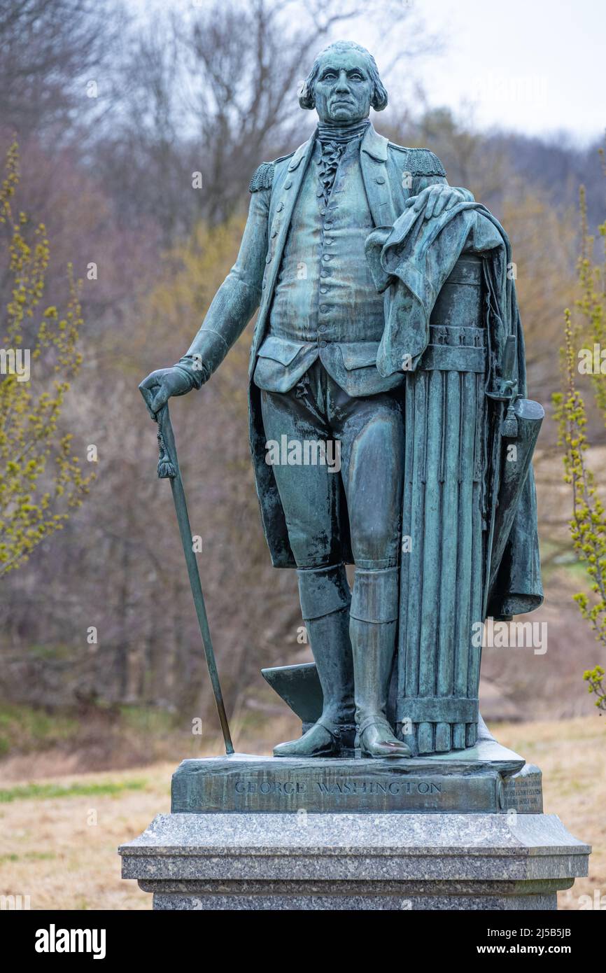 Statue von George Washington (Armeegeneral und erster US-Präsident) auf dem Grundstück seines Hauptquartiers in Valley Forge in Pennsylvania. (USA) Stockfoto