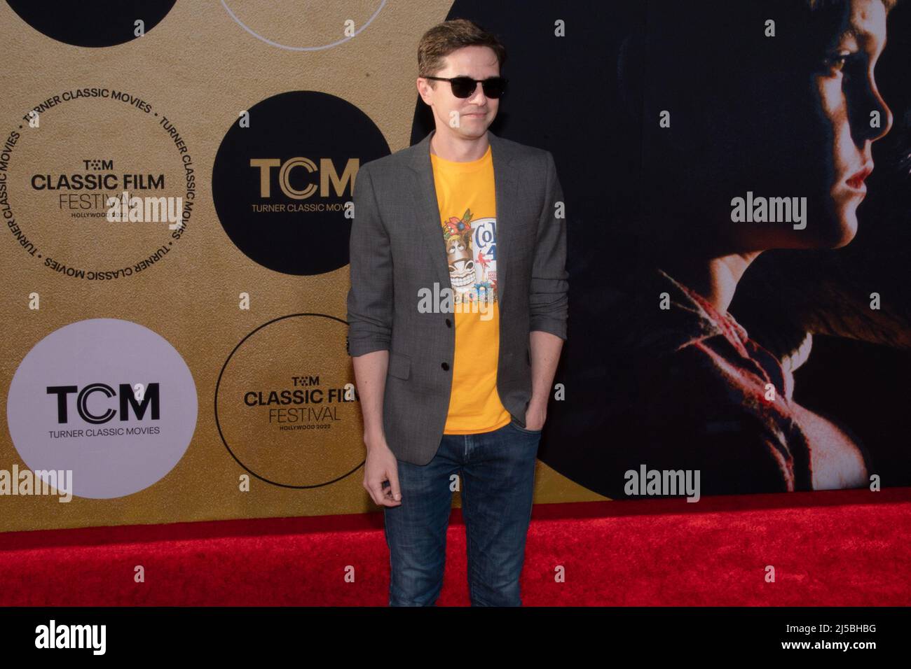 21. April 2022, Hollywood, Kalifornien, USA: Topher Grace nimmt an der Eröffnungsnacht des TCM Classic Film Festivals 2022 Teil 40. Anniversary Screening von ''E.T. Der Außerirdische. (Bild: © Billy Bennight/ZUMA Press Wire) Stockfoto