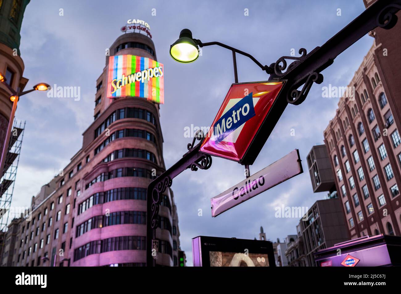 U-Bahn-Station Callao und Carrion Building in Madrid, Spanien Stockfoto