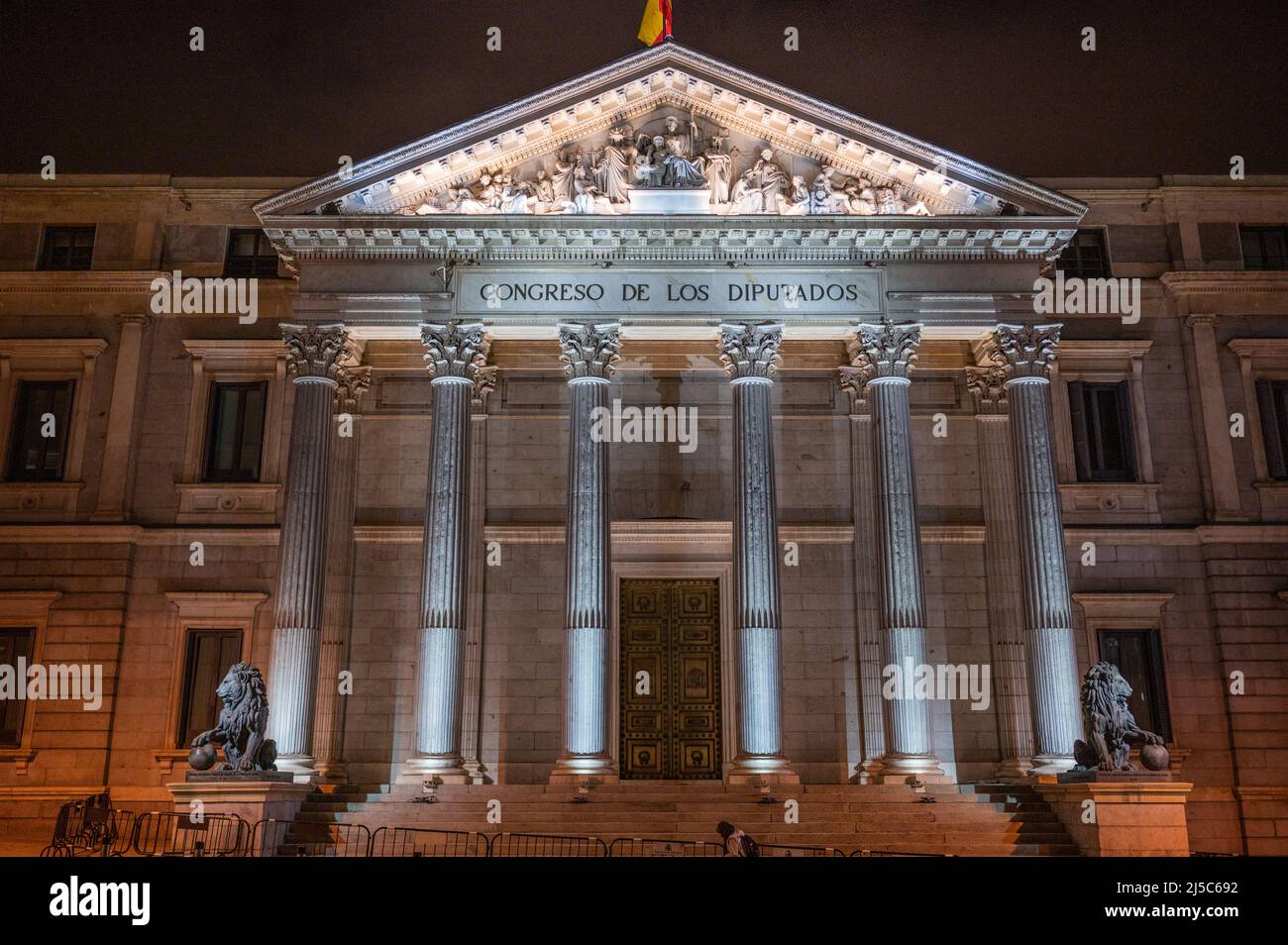 Der Abgeordnetenkongress ist das Unterhaus der Cortes Generales, der Legislative Spaniens. Der Kongress tagt im Palast des Parlaments in Stockfoto Der Abgeordnetenkongress ist das Unterhaus der Cortes Generales, der Legislative Spaniens. Der Kongress tagt im Palast des Parlaments in Stockfoto