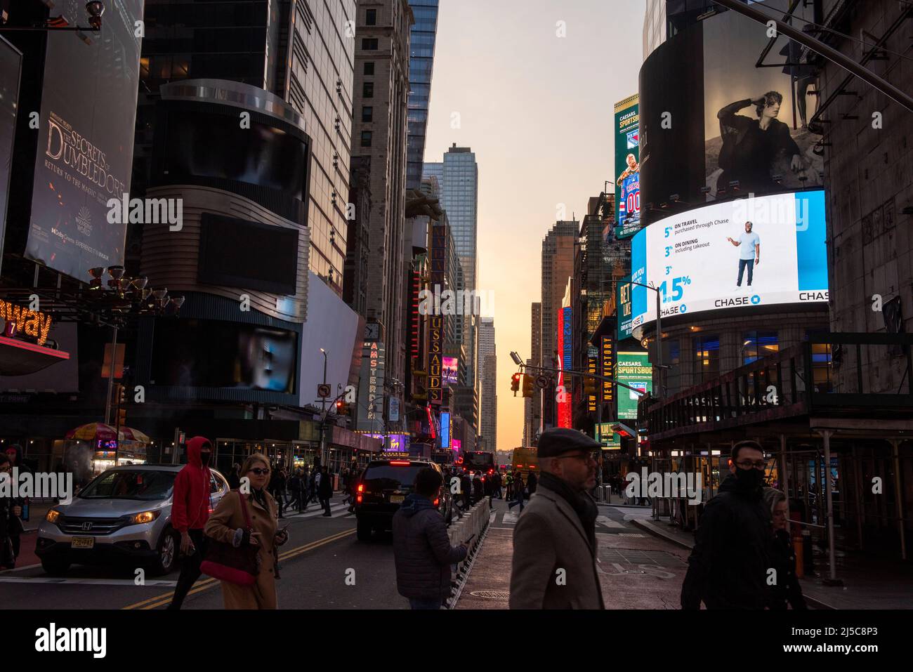 Abenddämmerung am Times Square, Midtown Manhattan, New York USA Stockfoto