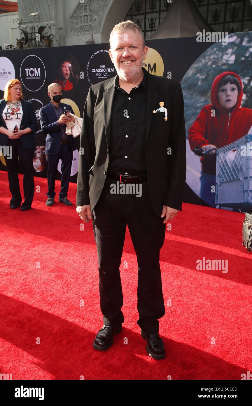 Hollywood, USA. 21. April 2022. Robert MacNaughton, bei der Eröffnungsnacht des TCM Classic Film Festival 2022 von E.T. The Extra-Terrestrial am 21. April 2022 im TCL Chinese Theatre in Hollywood, Kalifornien. Quelle: Saye Sadou/Media Punch/Alamy Live News Stockfoto