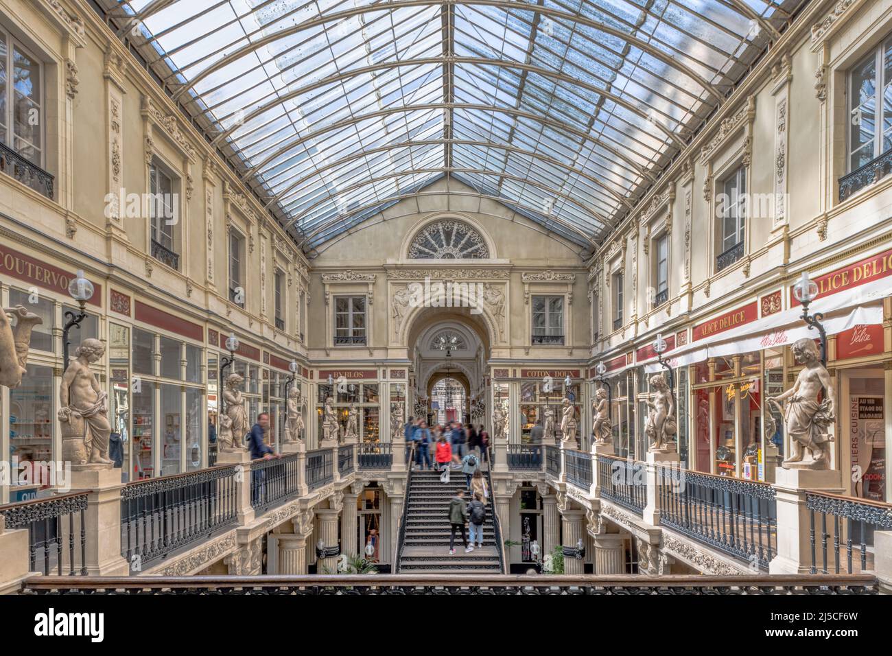 Die Passage de la Pommeraye ist ein berühmter Ort in Nantes. Es ist eine Einkaufspassage, die im 19.. Jahrhundert erbaut wurde Stockfoto