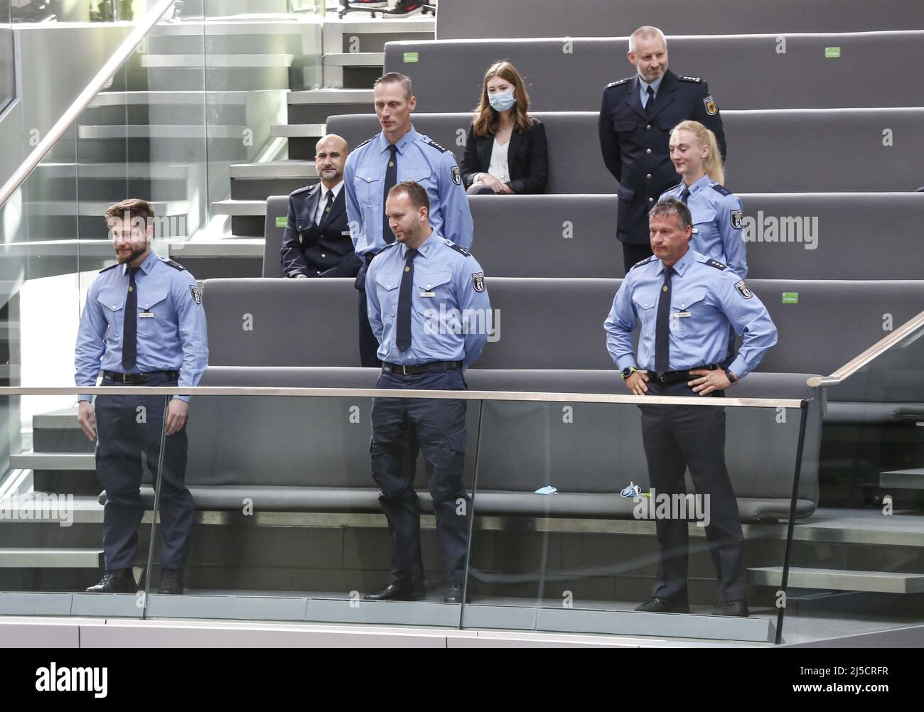 Berlin, DEU, 09.09.2020 - der Bundestag hat Polizeibeamten gedankt, die sich gegen den Vormarsch der Demonstranten in das Reichstagsgebäude in Berlin ausgesprochen haben. [Automatisierte Übersetzung] Stockfoto