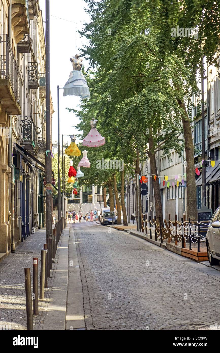 Portugal, Porto, 25.07.2020. Straßenszene in Porto am 25.07.2020. [Automatisierte Übersetzung] Stockfoto