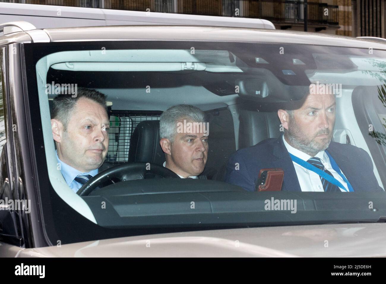 Der Abgeordnete RT Hon Steve Barclay, Kanzler des Herzogtums Lancaster, tritt in die Downing Street für ein wöchentliches Kabinettstreffen ein. Bilder aufgenommen am 19.. April 20 Stockfoto