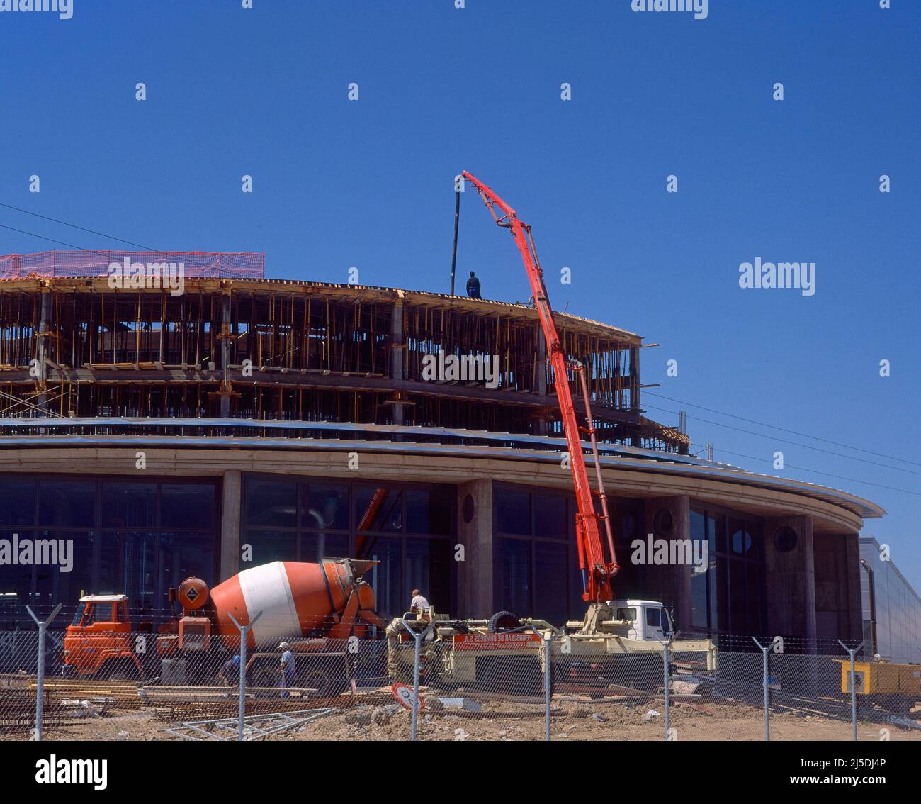 EDIFICIO EN CONSTRUCCION – S XX. ORT: IFEMA-PARQUE JUAN CARLOS I. MADRID. SPANIEN. Stockfoto