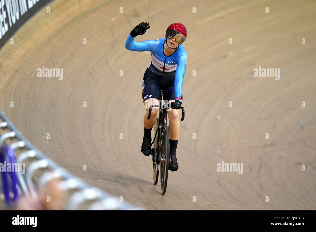 Der Kanadier Kelsey Mitchell beim Sprint-Halbfinale am zweiten Tag des Tissot UCI Track Nations Cup 2022 im Sir Chris Hoy Velodrome, Glasgow. Bilddatum: Freitag, 22. April 2022. Stockfoto