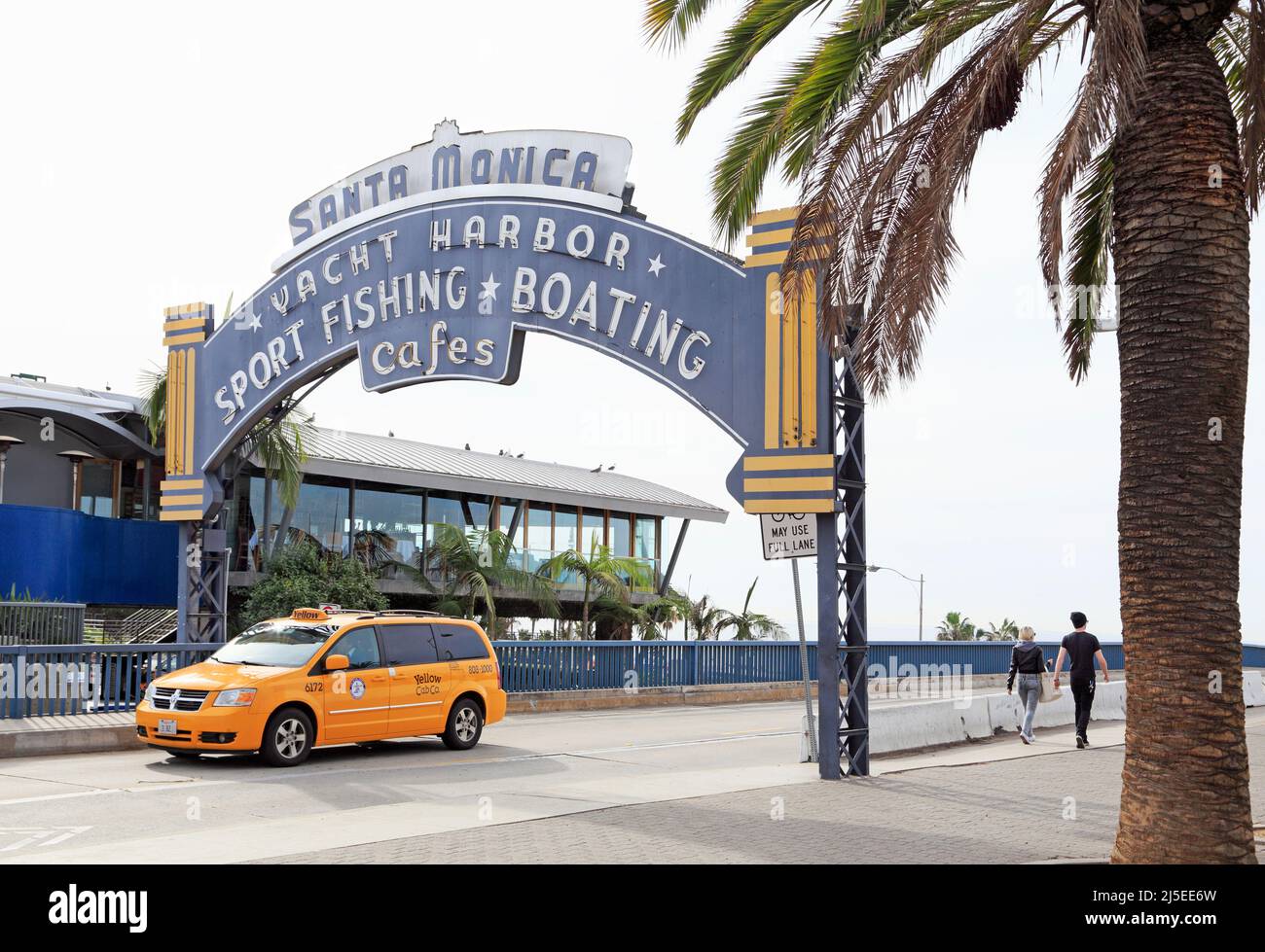 Santa Monica, Los Angeles, CA Schild am Eingang zum Pier Stockfoto