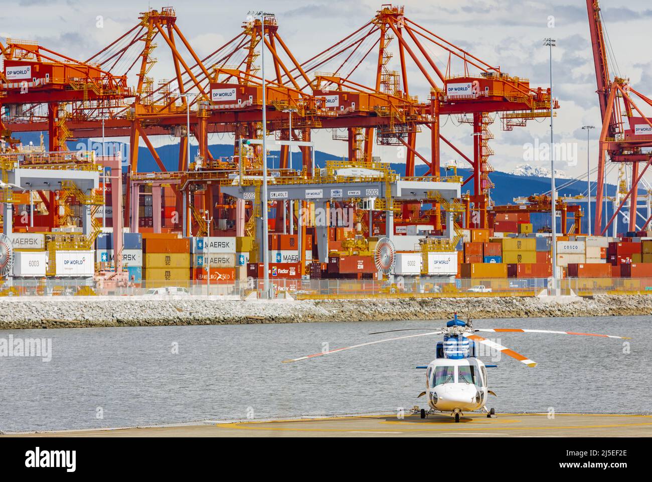 Containerhafenterminal in Vancouver BC, Kanada - einer der drei größten Häfen an der Westküste Nordamerikas Stockfoto