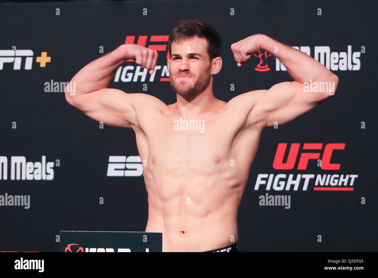 Las Vegas, USA. 22. April 2022. 22. April 2022, Las Vegas, Nevada, Las Vegas, NV, USA: LAS VEGAS, NV - 22. APRIL: Jordan Wright tritt während der UFC-Kampfnacht auf die Waage 205: Lemos gegen Andrade: Wiegen am 22. April 2022 in Las Vegas, Nevada, USA. (Bild: © Diego Ribas/PX Imagens via ZUMA Press Wire) Bild: ZUMA Press, Inc./Alamy Live News Stockfoto