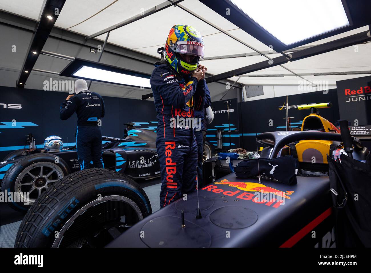 IWASA Ayumu (jpn), DAMS, Dallara F2, Portrait während des Rennens 3. der FIA Formel-2-Meisterschaft 2022 auf dem Imola Circuit, vom 22. Bis 24. April 2022 in Imola, Italien - Foto: Sebastian Rozendaal/DPPI/LiveMedia Stockfoto