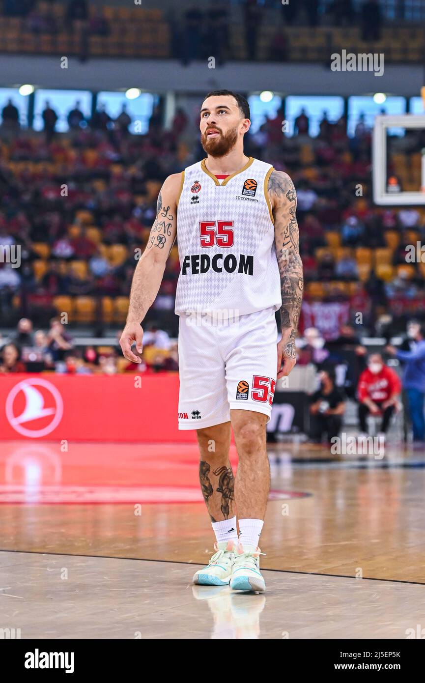 Athen, Lombardei, Griechenland. 22. April 2022. MIKE JAMES #55 von AS Monaco reagieren während des Euroleague-Spiels zwischen Olympiakos Piräus und AS Monaco im Friedens- und Freundschaftsstadion am 22. April 2022 in Athen, Griechenland. (Bild: © Stefanos Kyriazis/ZUMA Press Wire) Bild: ZUMA Press, Inc./Alamy Live News Stockfoto