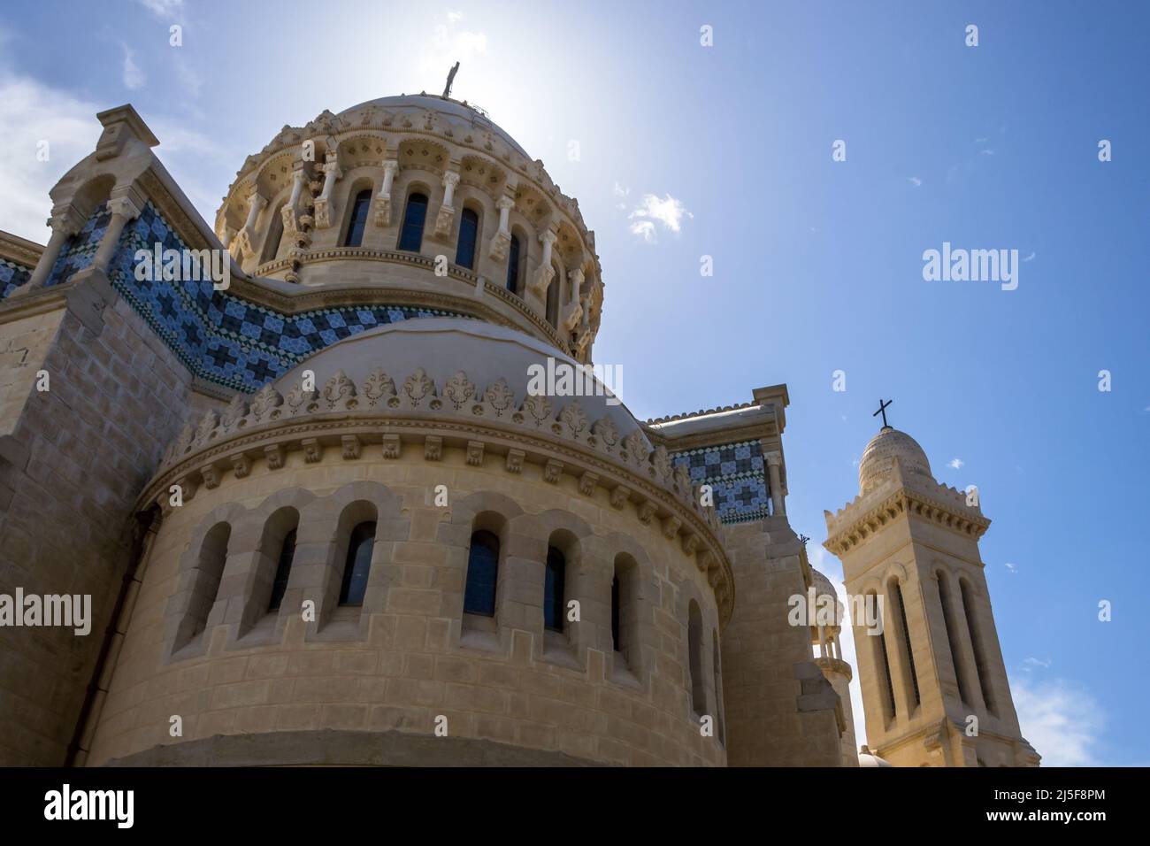 Notre Dame d'Afrique (Our Lady of Africa) römisch-katholische neo-byzantinische Basilika in der Stadt Algier, Algerien Stockfoto