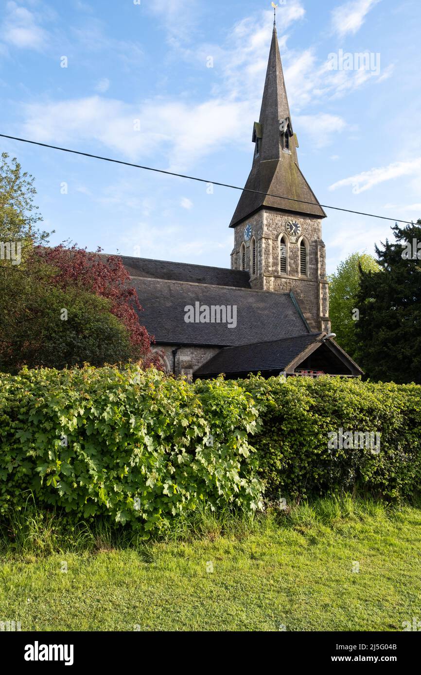 St. Bartholomew's Anglican Church und Kirchhof im ländlichen Dorf Wickham Bishops in Essex Stockfoto