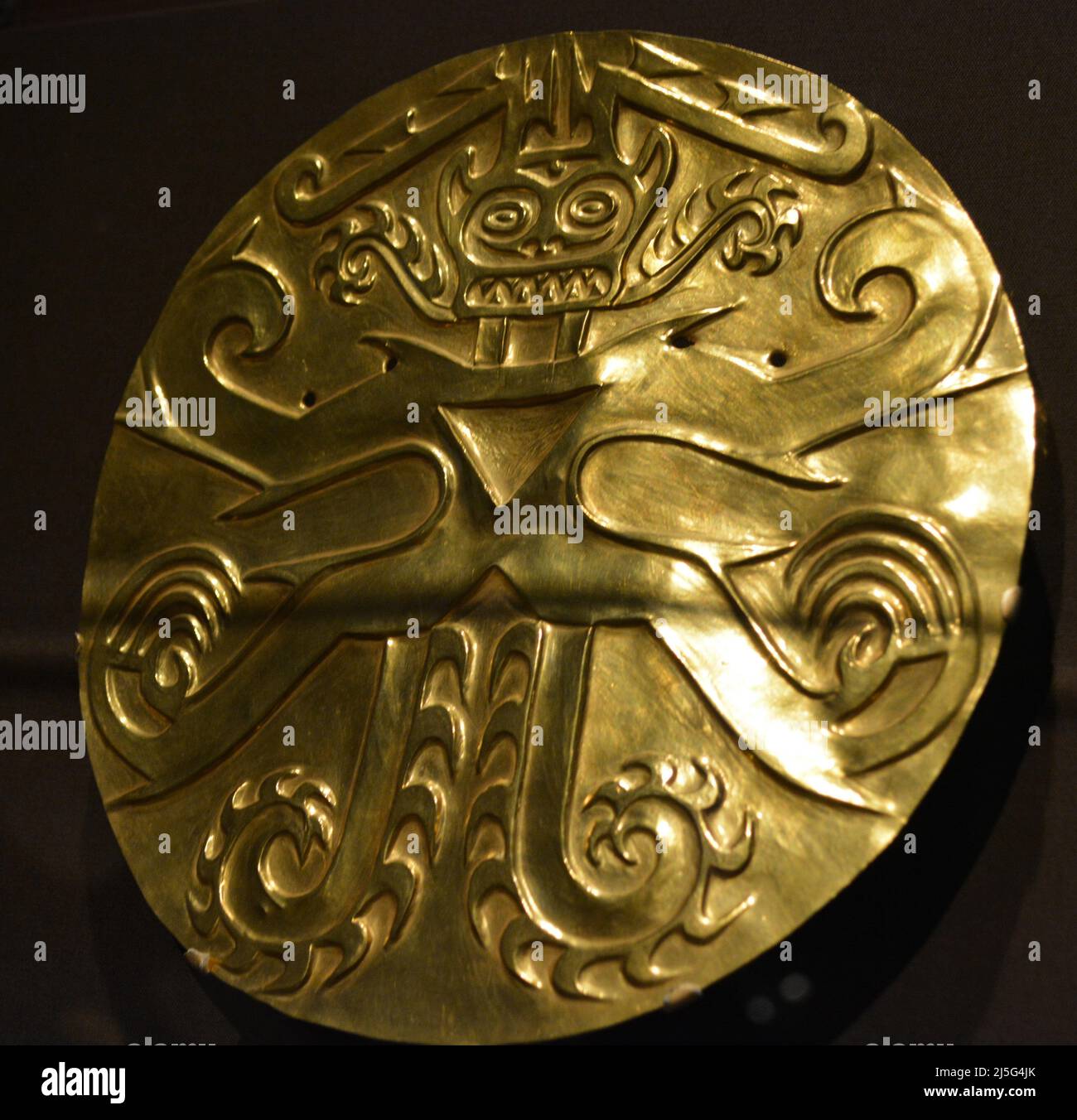 Temporäre Ausstellung der Cocle-Kultur im Penn University Museum. Metallische Stücke gefunden in der Beerdigung 11 von Sitio Conte Panama Stockfoto