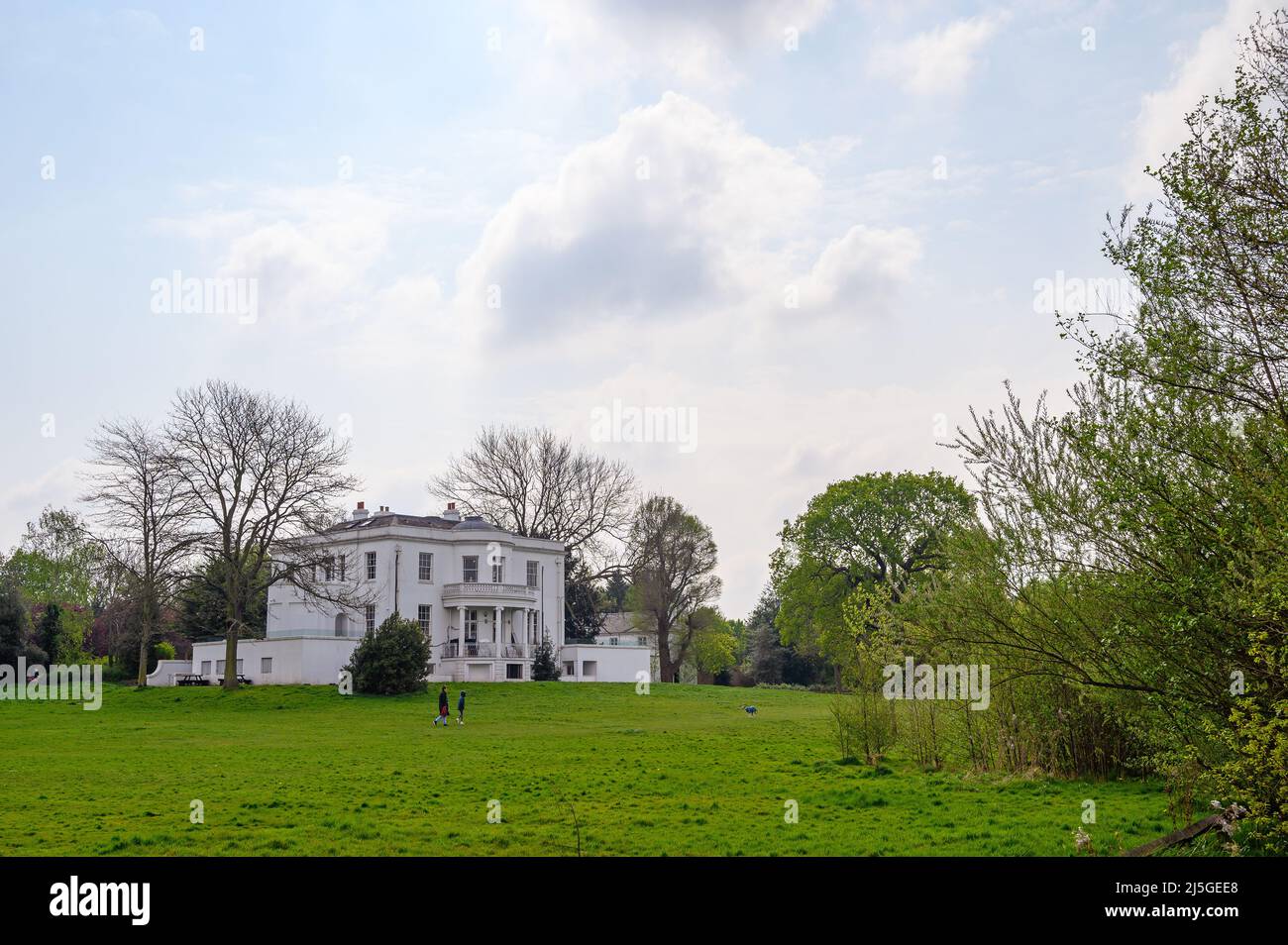 Dulwich Village, London, Großbritannien: Belair Park, ein öffentlicher Park in Dulwich Village, Süd-London. Blick auf das Belair House, ein georgianisches Herrenhaus. Stockfoto