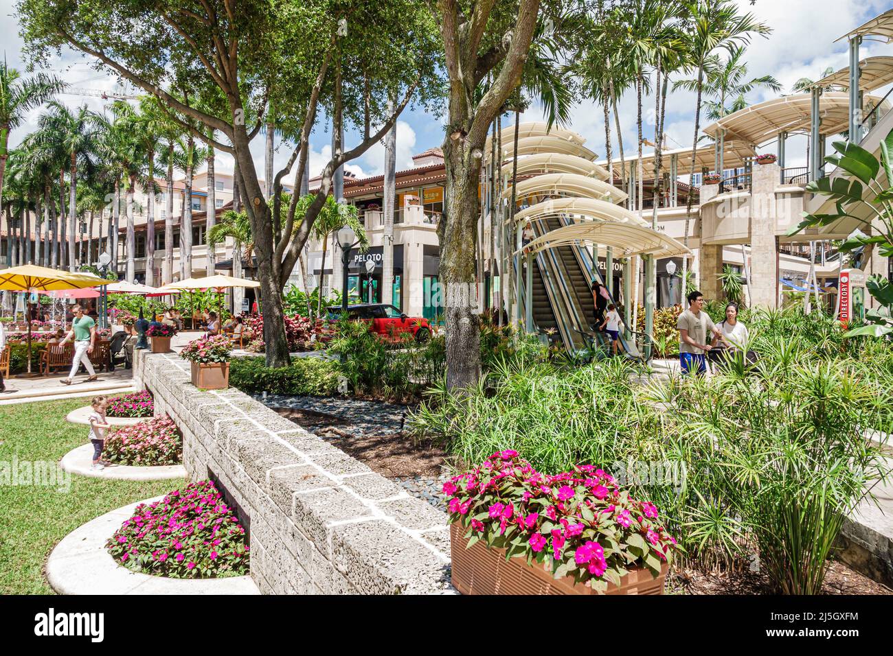 Miami Florida Coral Gables Shops im gehobenen Outdoor-Einkaufszentrum Merrick Park Stockfoto