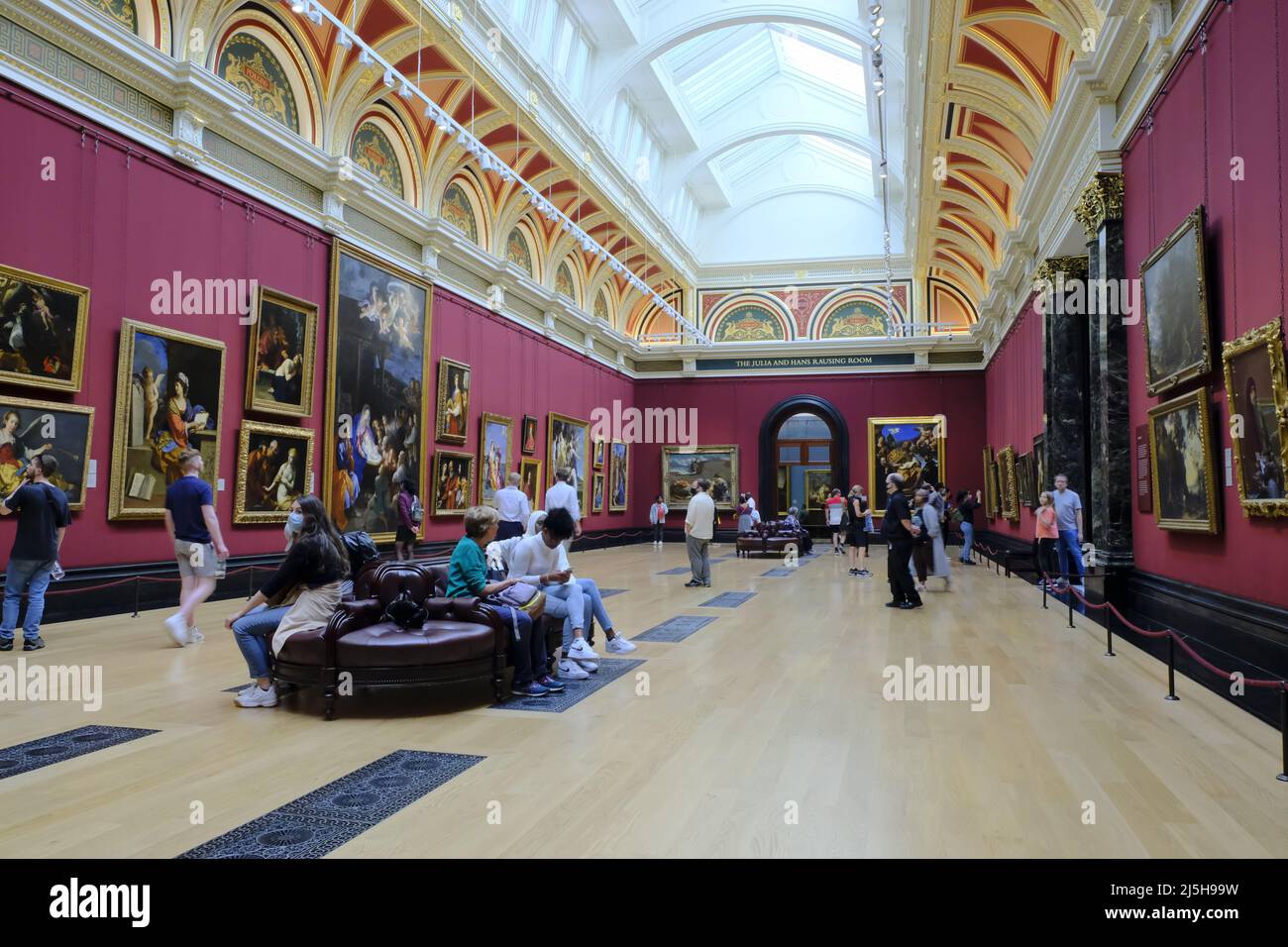 London, Großbritannien - 2021. September: Der Julia und Hans Rausing Raum im National Gallery Museum in London Stockfoto