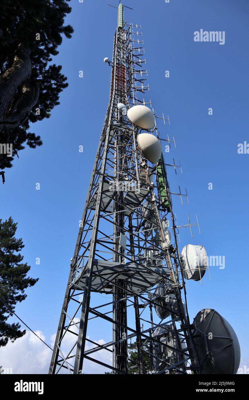 Castellammare di Stabia - Traliccio di antenne sul Monte Faito Stockfoto