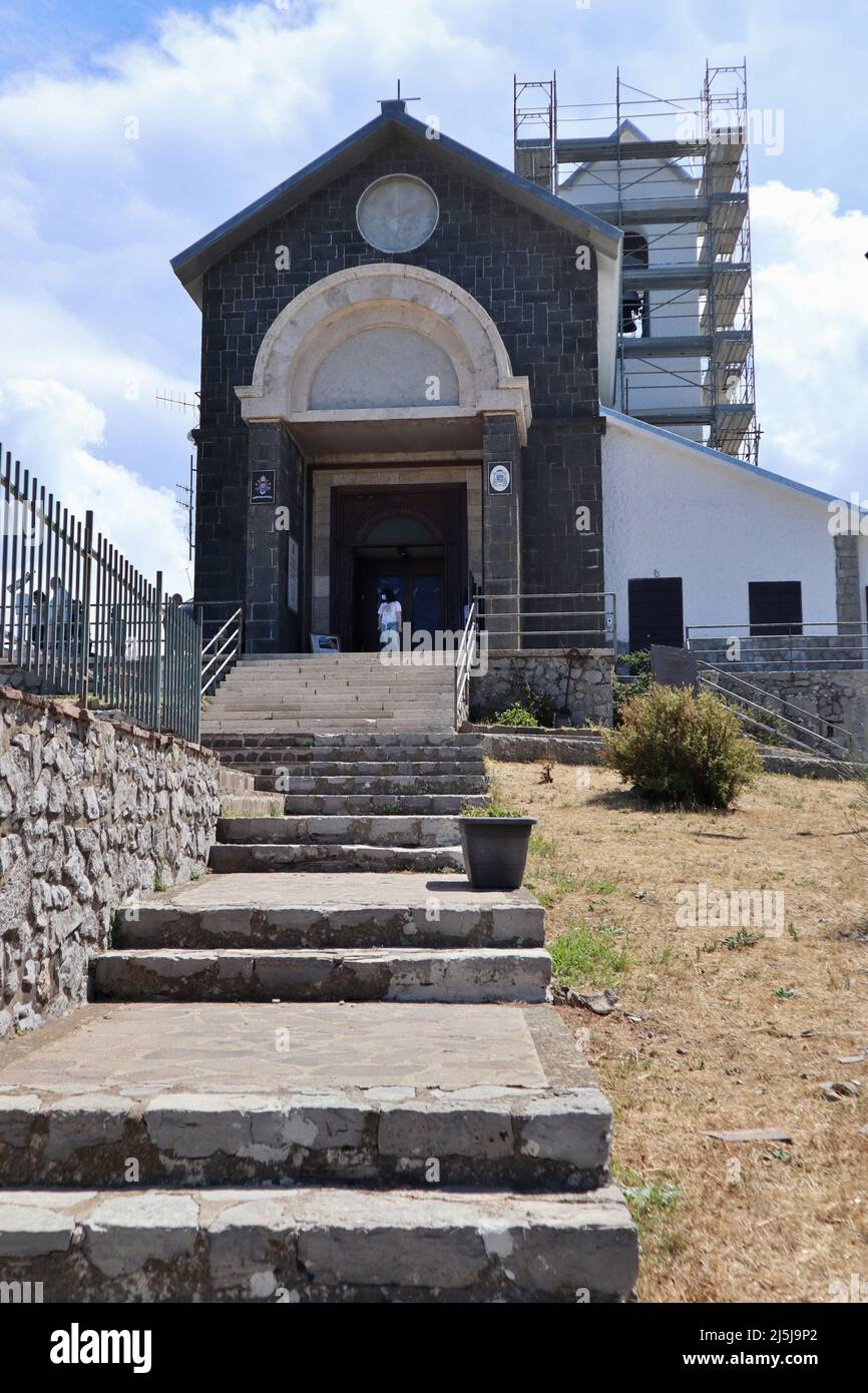 Monte Faito - Santuario di San Michele Arcangelo dalla scalinata di Accesso Stockfoto