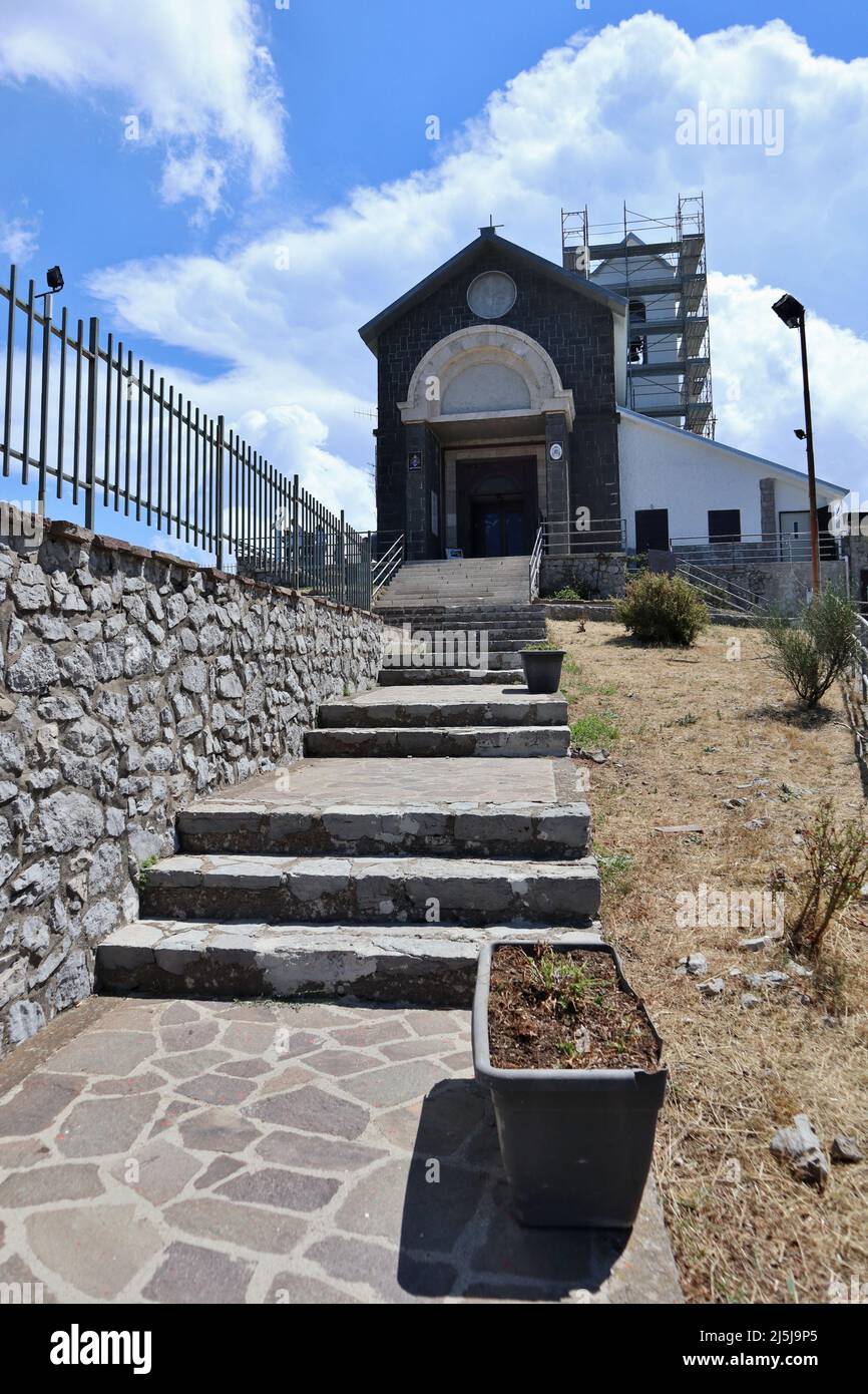 Monte Faito - Santuario di San Michele Arcangelo dall'Accesso pedonale Stockfoto