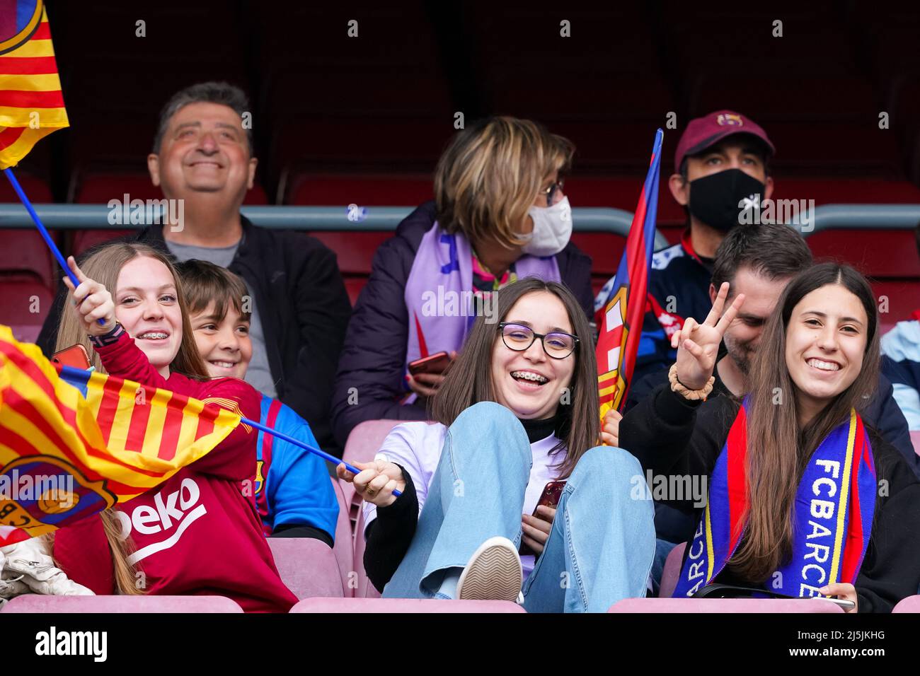 Barcelona, Spanien. 22. April 2022. Barcelona-Fans während des UEFA Womens Champions League Fußballspiels zwischen dem FC Barcelona und dem VFL Wolfsburg im Camp Nou in Barcelona, Spanien. Daniela Porcelli/SPP Quelle: SPP Sport Press Foto. /Alamy Live News Stockfoto