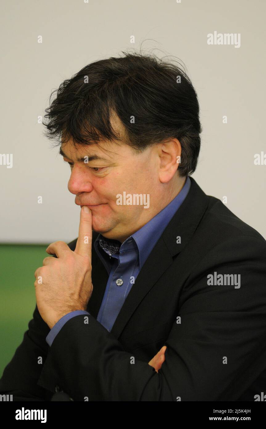 Wien, Österreich. 13. Februar 2013. Pressekonferenz mit Werner Kogler (die Grünen). Von 1999 bis 2017 Delegierte in den Nationalrat Stockfoto