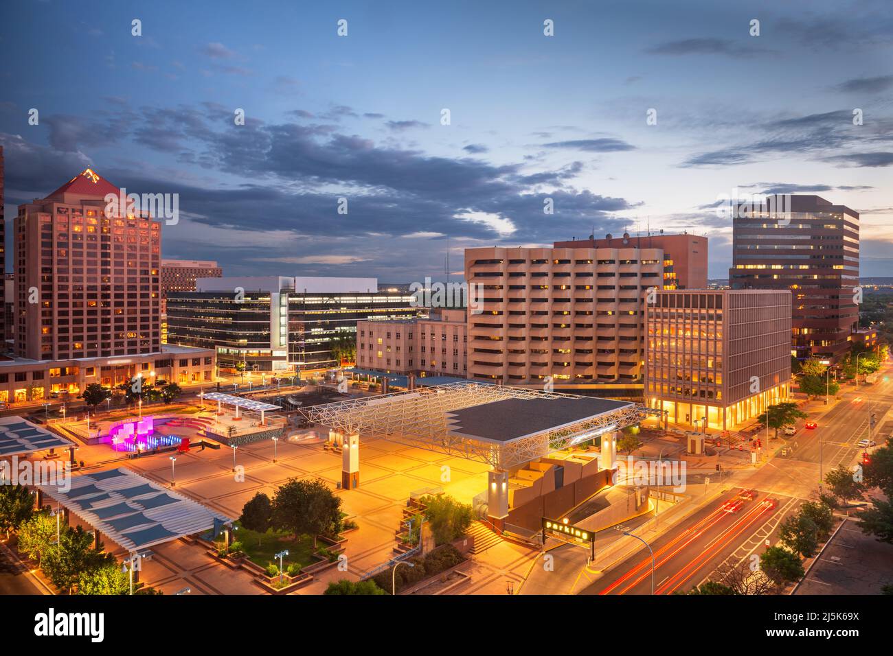 Albuquerque, New Mexico, USA Stadtbild über dem plaza bei Dämmerung. Stockfoto Albuquerque, New Mexico, USA Stadtbild über dem plaza bei Dämmerung. Stockfoto