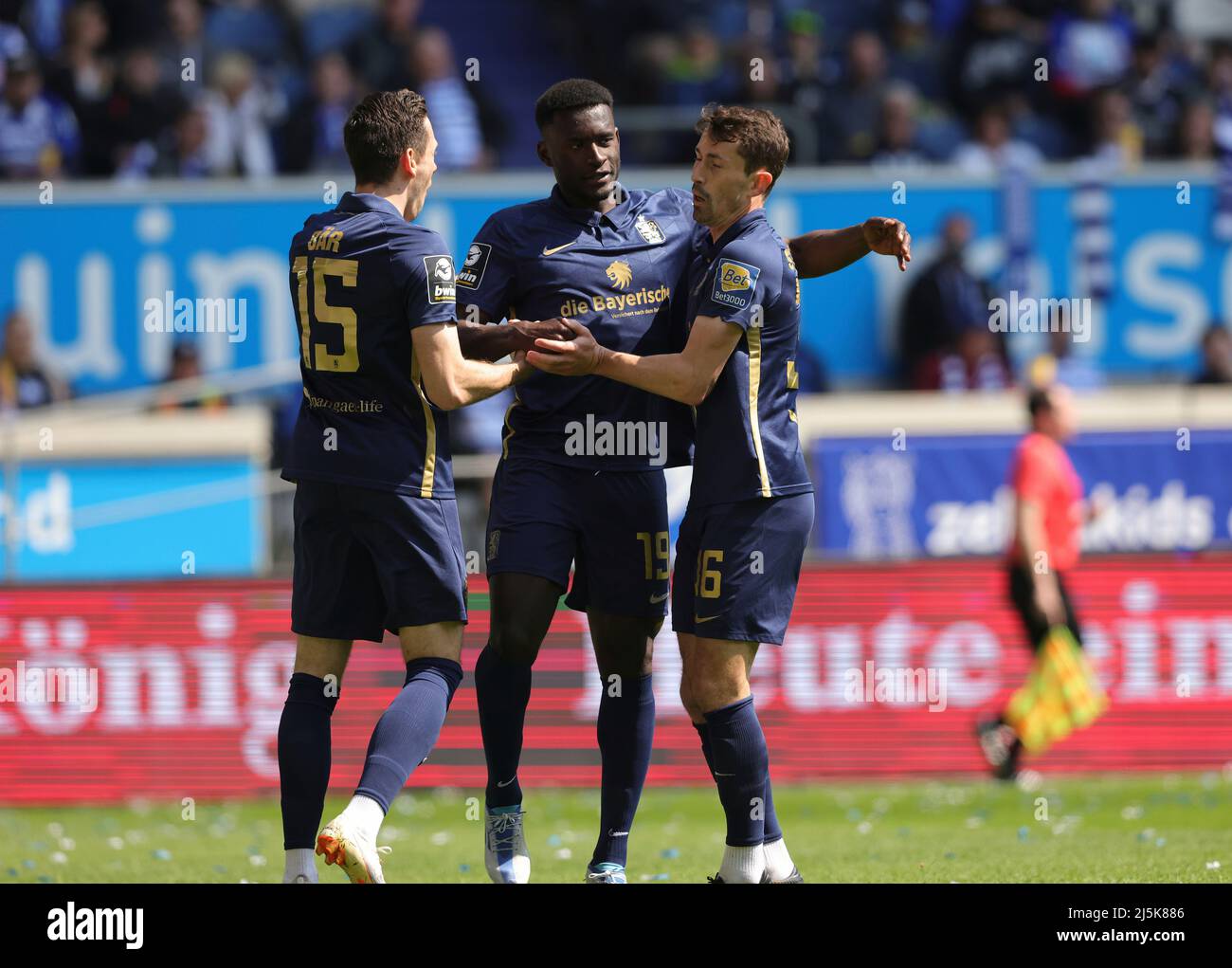 firo: 24.. April 2022, Fuvuball, 3. Bundesliga, Saison 2021/2022, MSV Duisburg - TSV Mvºnchen 1860 Merveille BIANKADI, TSV Jubilation to 0:1 Stockfoto