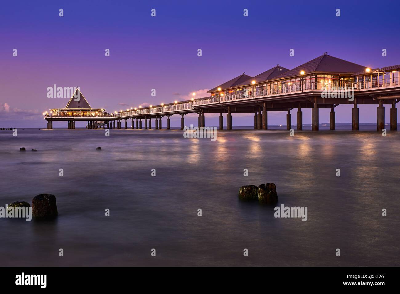 Touristenattraktion Pier von Heringsdorf auf der Insel Usedom in Norddeutschland Stockfoto