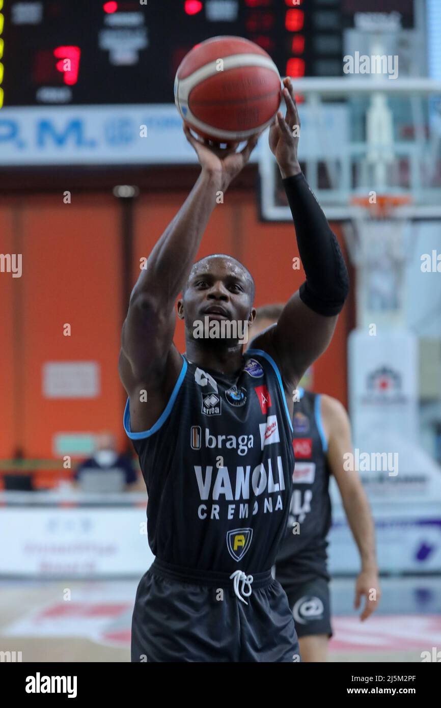 PalaRadi, Cremona, Italien, 24. April 2022, David Cournhooh (Vanoli Cremona) während der Vanoli Basket Cremona gegen Germani Brescia - Italienische Basketball A Serie Championship Stockfoto