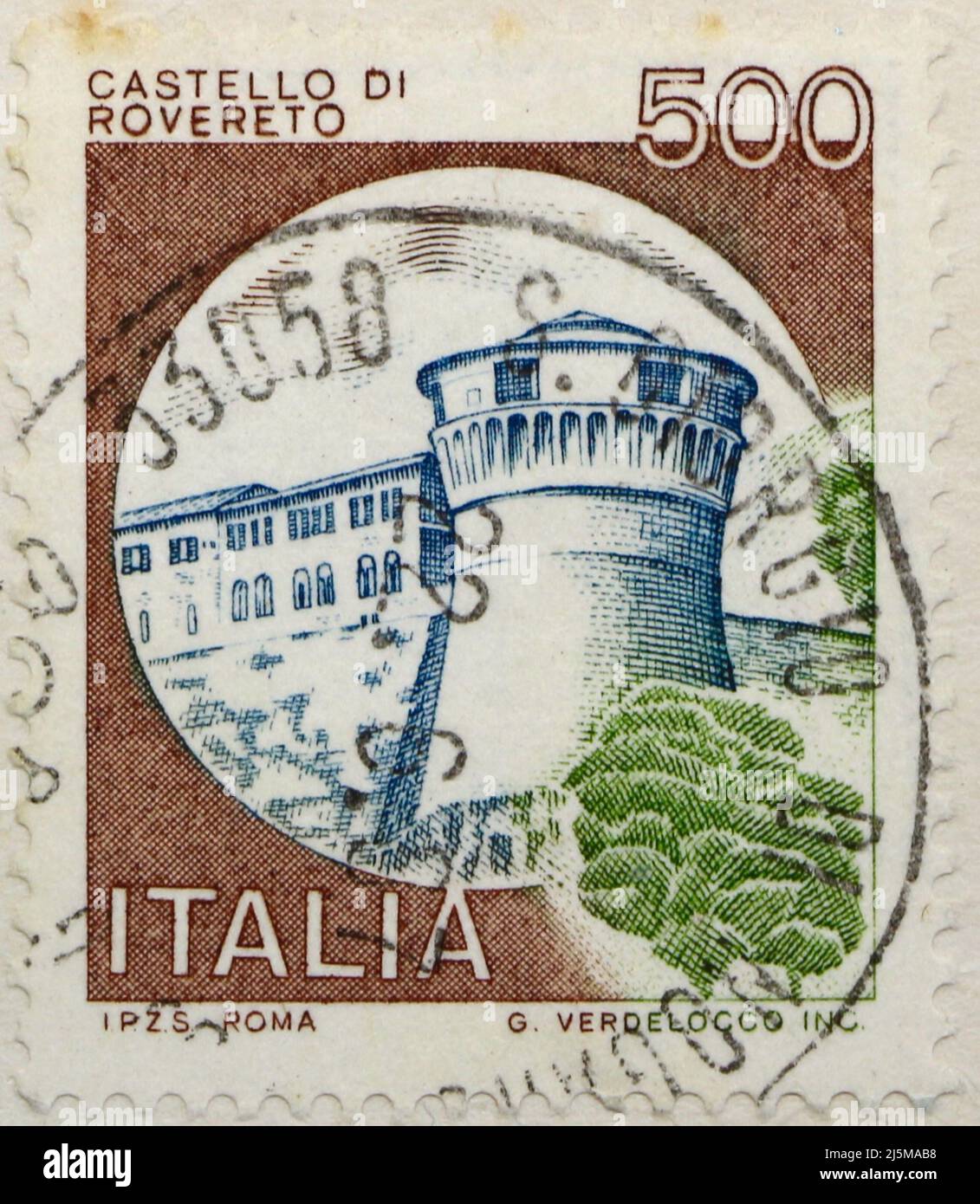 Foto einer italienischen Briefmarke mit einer Illustration des Castillo Di Rovereto 1980 Stockfoto