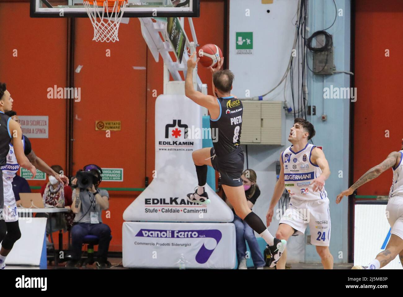 24. April 2022 Cremona Italien Cremona Italien PalaRadi 24. April 2022 Giuseppe Poeta Vanoli Cremona wahrend der Vanoli Basket Cremona gegen Germani Brescia Italienische Basketball A Serie Championshi...