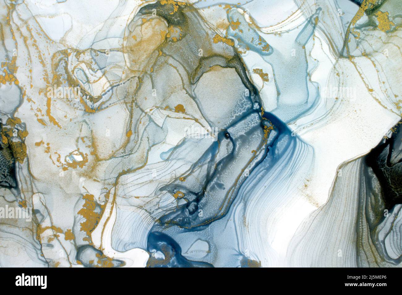 Goldene Meereswellen. Sattes, helles, abstraktes Bild. Luxus abstrakt Flüssigkeit Kunst Malerei Alkohol Tinte. Hintergrund blaues Eisgold funkelt. Ein sehr schönes Stockfoto