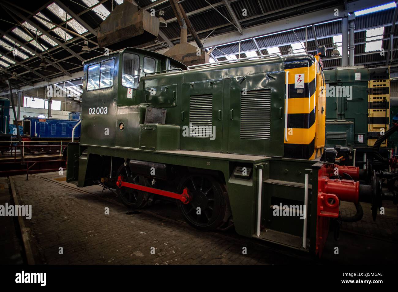 Erhaltung der Lokomotive in Barrow Hill Roundhouse, Derbyshire, April 2022. Klasse 02, 03, 08 20, 45, 82, 55, 89, 47, 91 Stockfoto