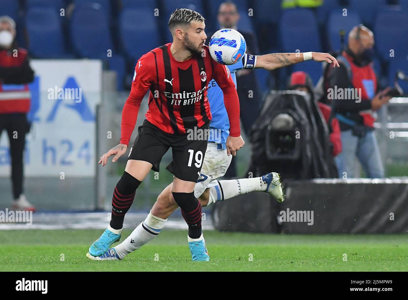 24.. April 2022; Stadio Olimpico, Rom, Italien: Serie A Football, SS Lazio gegen AC Mailand; Theo Hernandez vom AC Mailand Stockfoto