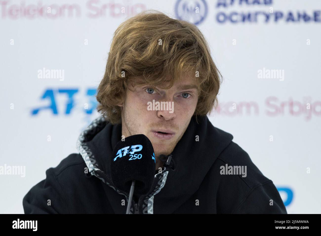 Belgrad, Serbien, 23.. April 2022. Andrey Rublev aus Russland während der Pressekonferenz während des sechsten Tages des Turniers Serbia Open ATP 250 im Novak Tennis Center in Belgrad, Serbien. 23. April 2022. Kredit: Nikola Krstic/Alamy Stockfoto