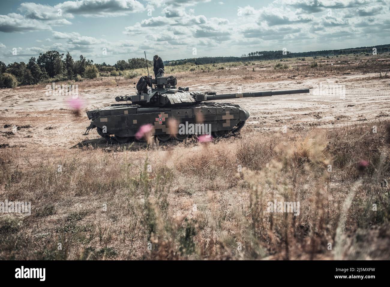 Die taktische Ausbildung für die Panzerkräfte der ukrainischen Armee im Gebiet Tschernihiw, Ukraine Stockfoto